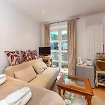Lovely Double Room W Private Bathroom In Chelsea
