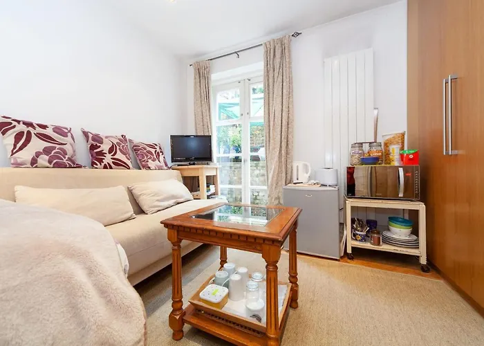 Lovely Double Room W Private Bathroom In Chelsea