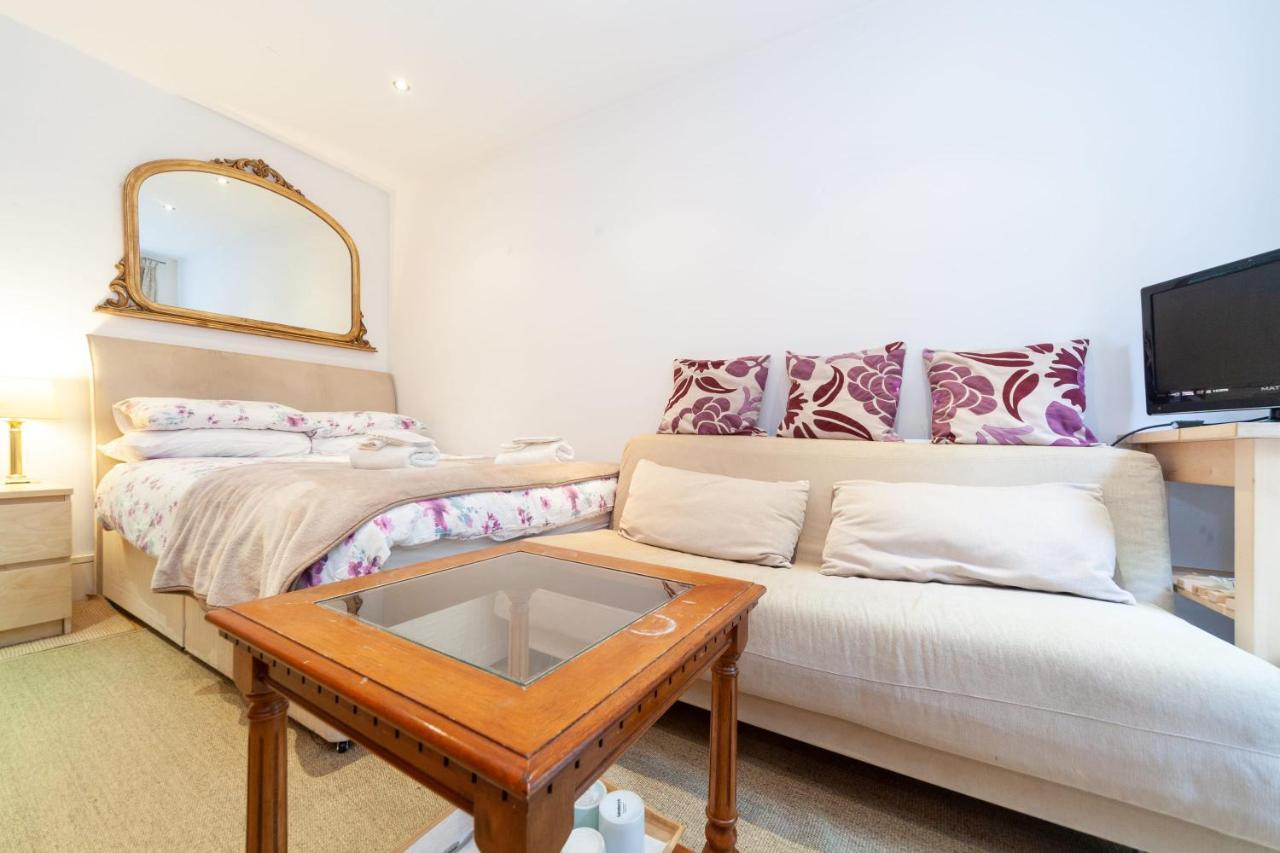 Holiday home Lovely Double W Private Bathroom In Chelsea London