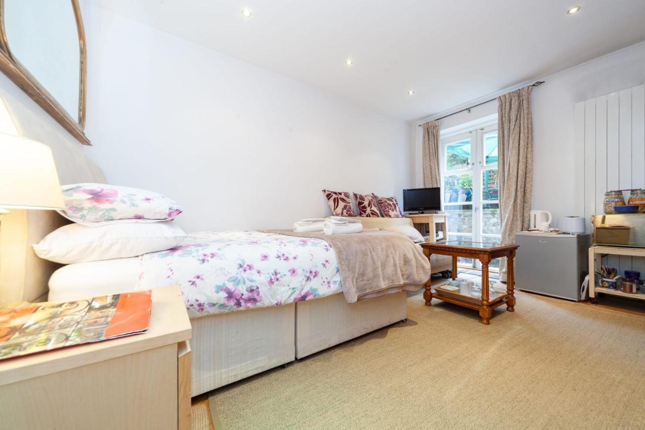 Lovely Double W Private Bathroom In Chelsea Holiday home *